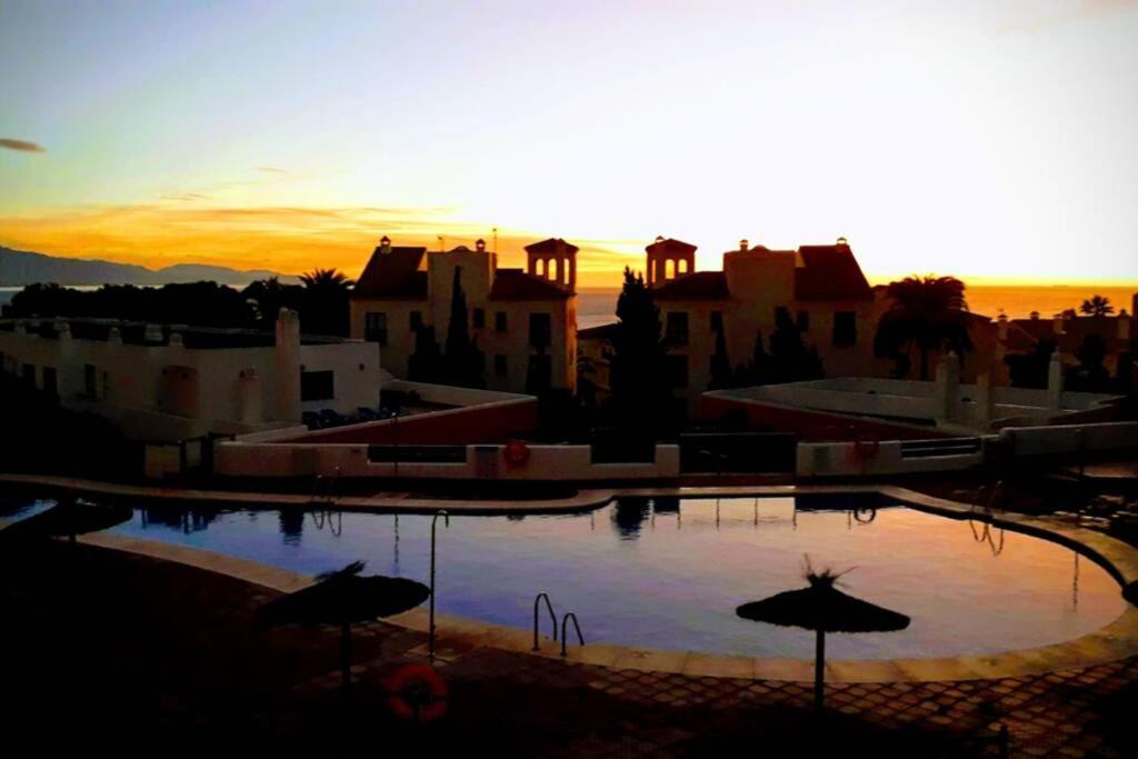 Beautiful Apartment In Duquesa Suites And Gardens Castillo de Sabinillas Dış mekan fotoğraf