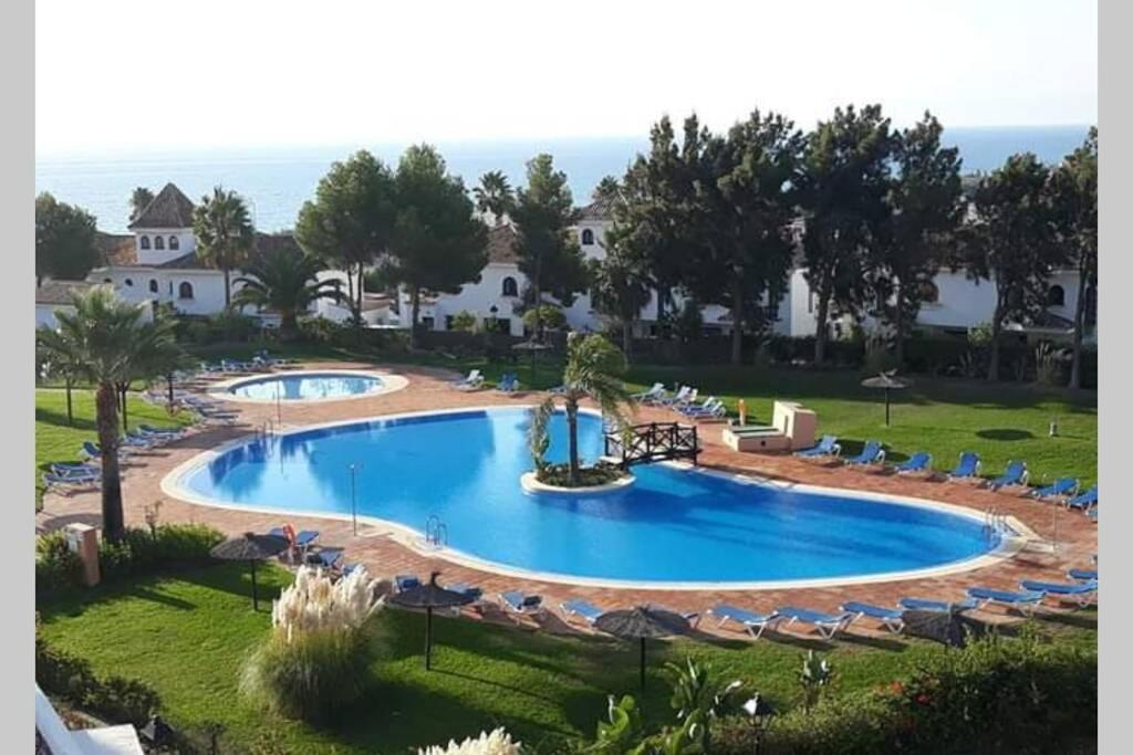 Beautiful Apartment In Duquesa Suites And Gardens Castillo de Sabinillas Dış mekan fotoğraf