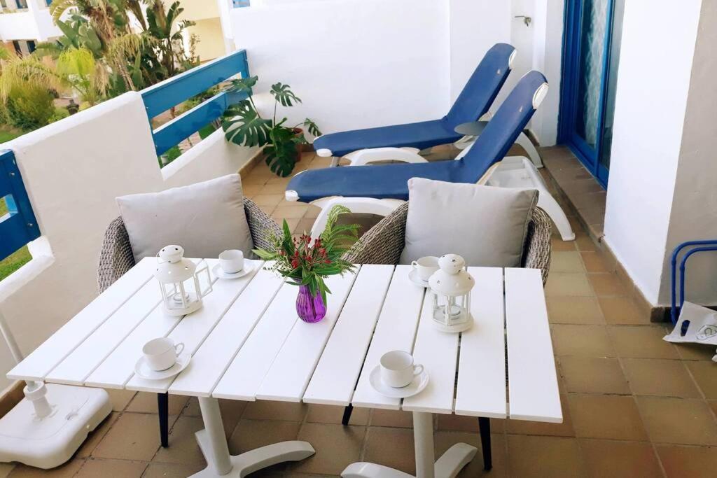 Beautiful Apartment In Duquesa Suites And Gardens Castillo de Sabinillas Dış mekan fotoğraf