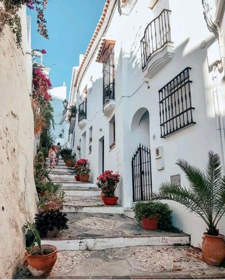 Beautiful Apartment In Duquesa Suites And Gardens Castillo de Sabinillas Dış mekan fotoğraf