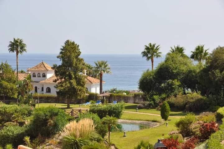 Beautiful Apartment In Duquesa Suites And Gardens Castillo de Sabinillas Dış mekan fotoğraf